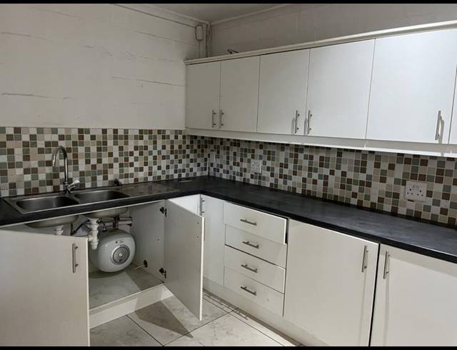 INDUSTRIAL PROPERTY TO RENT IN PAARDEN EILAND